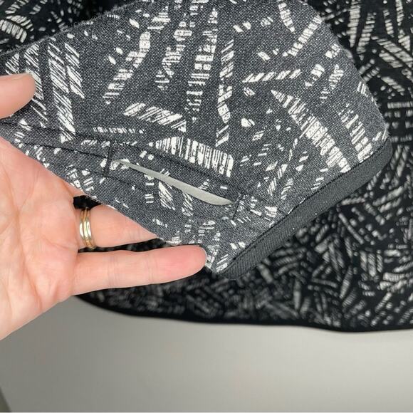 Ivivva by Lululemon Zip Up Jacket Size 14 - Picture 6 of 6